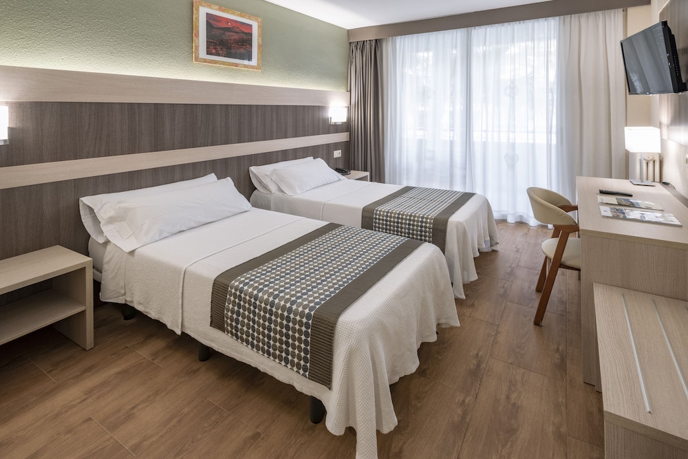 4R Playa Park — Hotel rooms in Salou, Catalonia