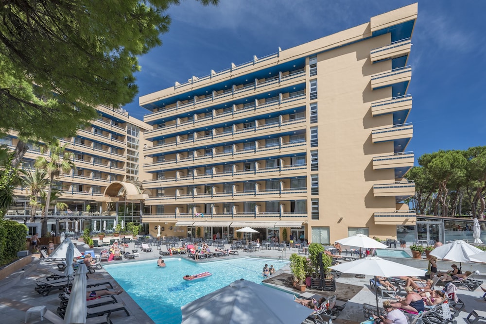 4R Playa Park — Swimming pool in Salou, Catalonia