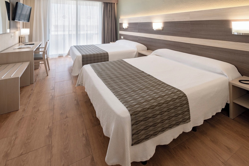 4R Playa Park — Hotel rooms in Salou, Catalonia