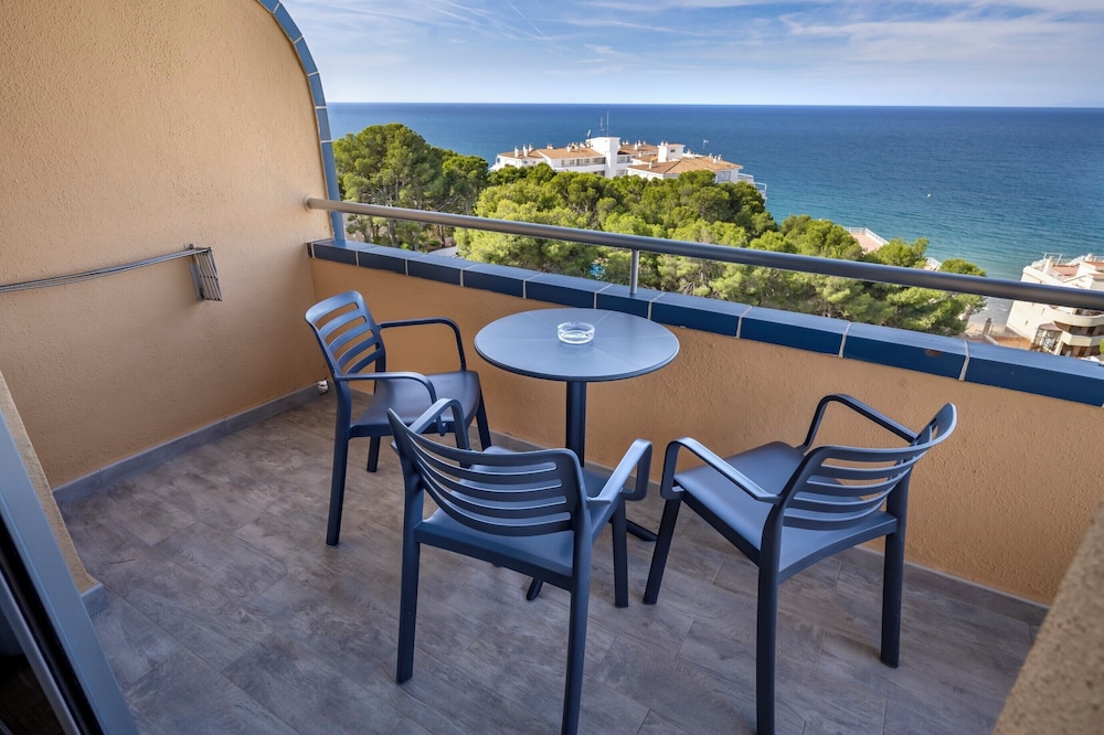 4R Playa Park — Hotel rooms in Salou, Catalonia