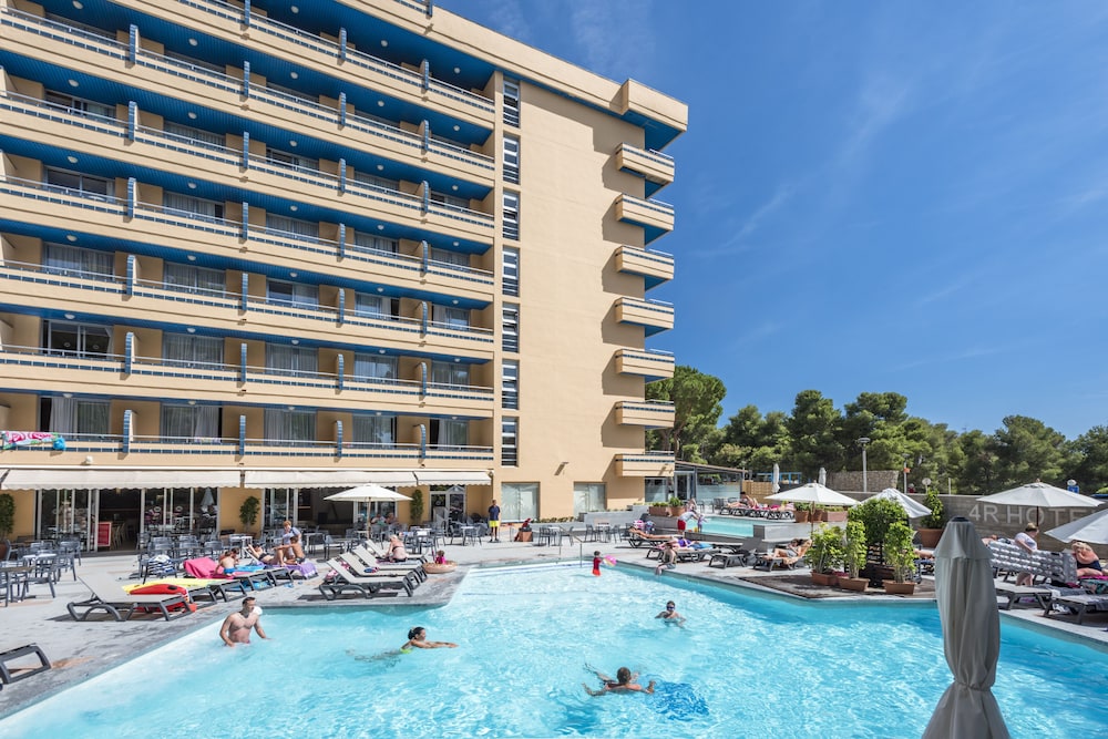 4R Playa Park — Swimming pool in Salou, Catalonia