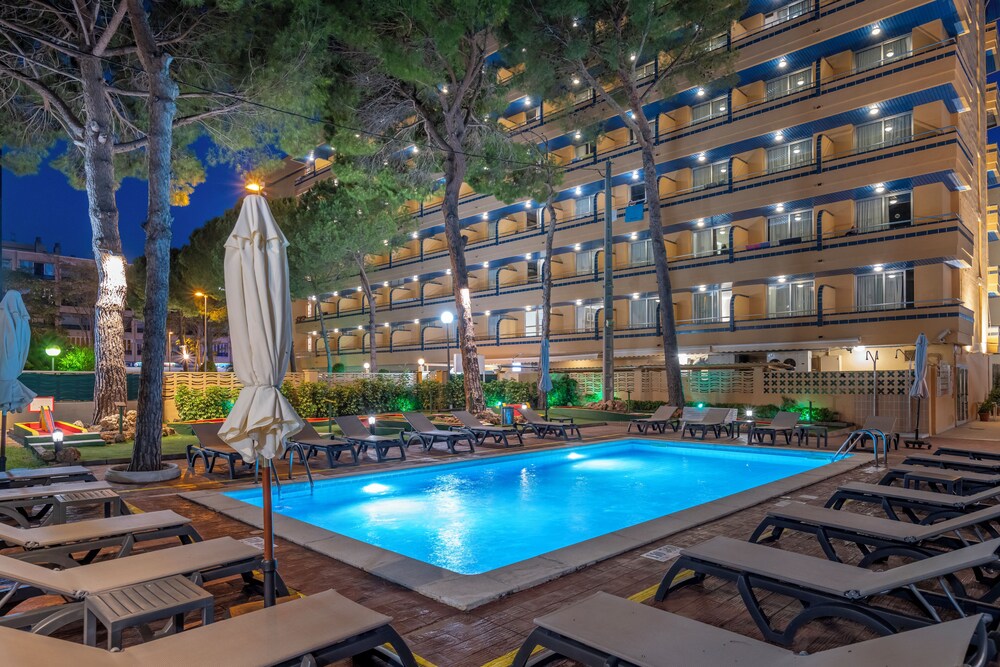 4R Playa Park — Swimming pool in Salou, Catalonia
