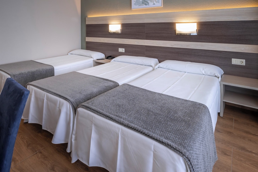 4R Playa Park — Hotel rooms in Salou, Catalonia