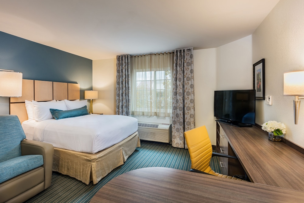 Candlewood Suites Anaheim - Resort Area by IHG — Hotel rooms in Anaheim, California