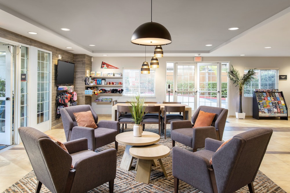 Candlewood Suites Anaheim - Resort Area by IHG — Hotel building in Anaheim, California