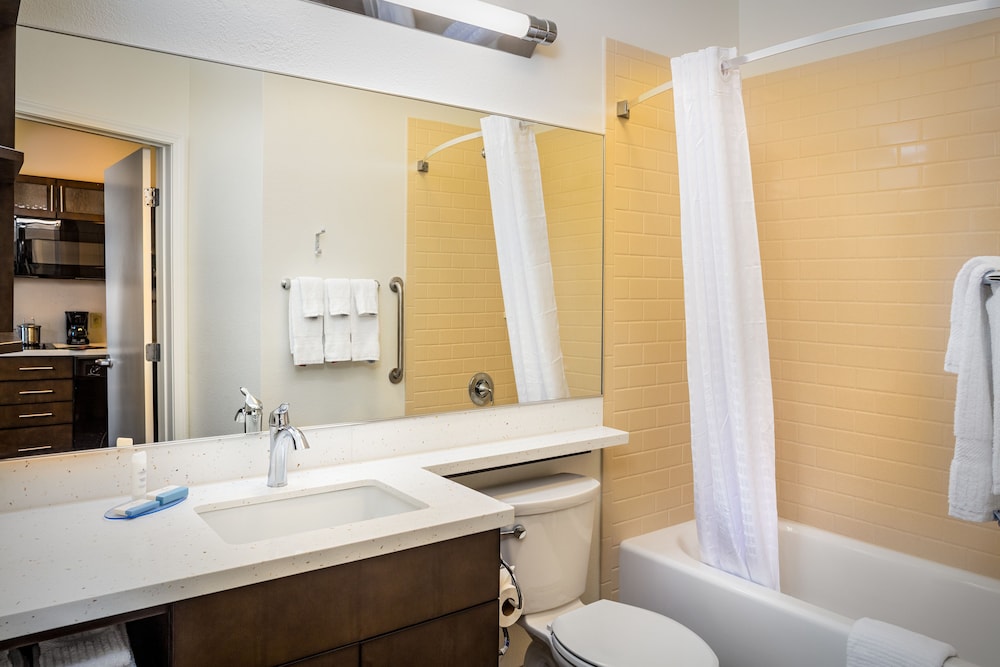 Candlewood Suites Anaheim - Resort Area by IHG — Hotel rooms in Anaheim, California