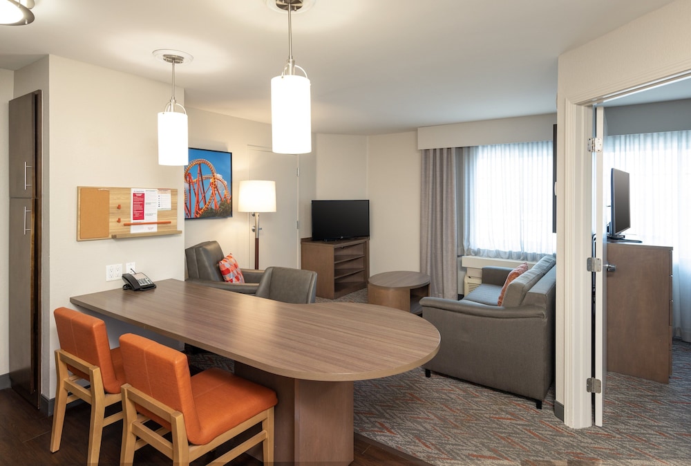 Candlewood Suites Anaheim - Resort Area by IHG — Hotel rooms in Anaheim, California
