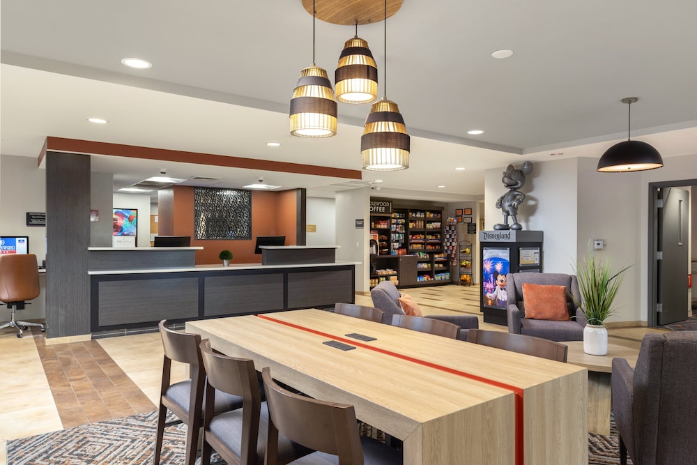 Candlewood Suites Anaheim - Resort Area by IHG — Hotel building in Anaheim, California