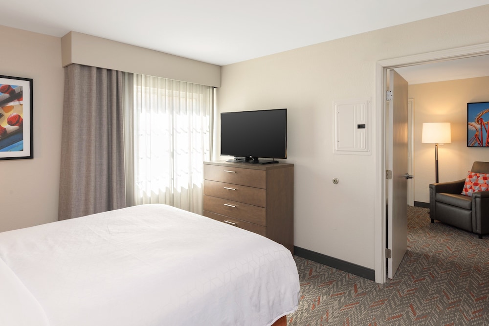 Candlewood Suites Anaheim - Resort Area by IHG — Hotel rooms in Anaheim, California