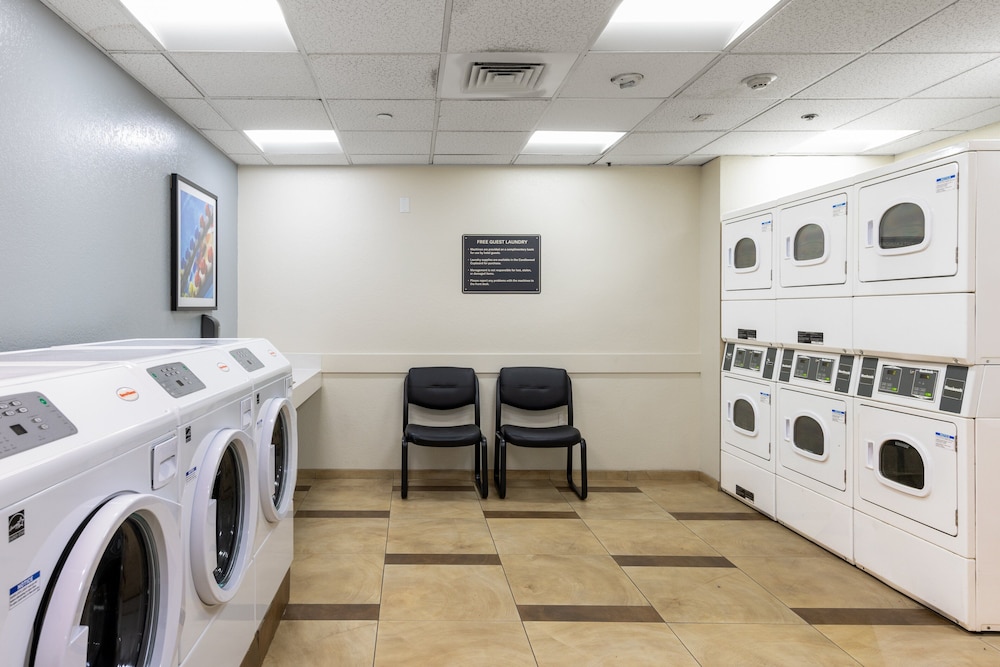 Candlewood Suites Anaheim - Resort Area by IHG — Hotel building in Anaheim, California