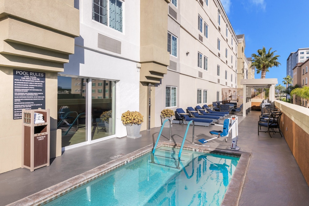 Candlewood Suites Anaheim - Resort Area by IHG — Swimming pool in Anaheim, California