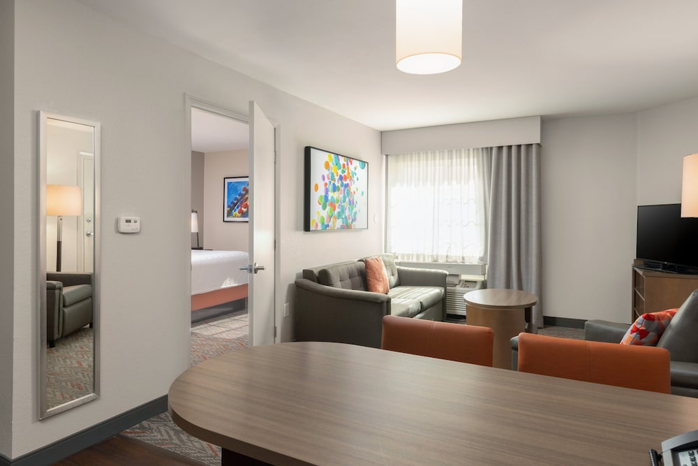 Candlewood Suites Anaheim - Resort Area by IHG — Hotel rooms in Anaheim, California
