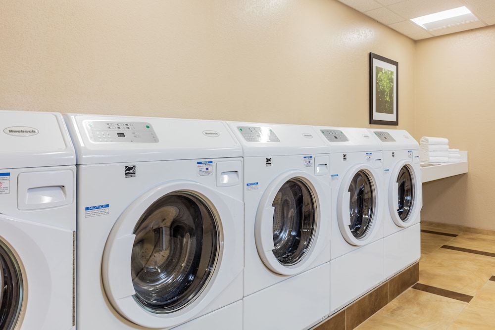 Candlewood Suites Anaheim - Resort Area by IHG — Hotel building in Anaheim, California