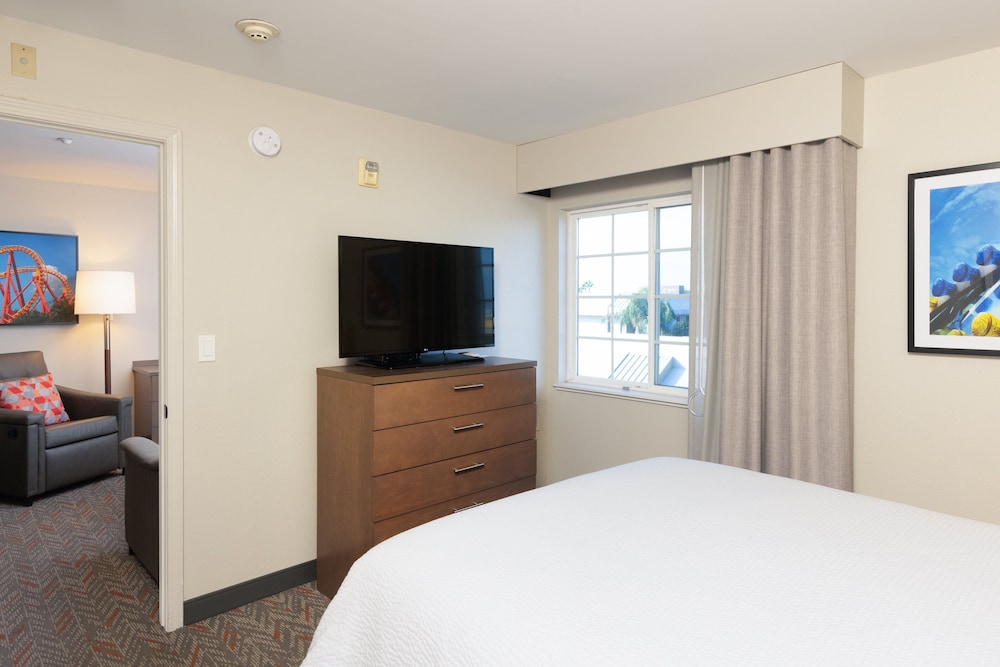 Candlewood Suites Anaheim - Resort Area by IHG — Hotel rooms in Anaheim, California