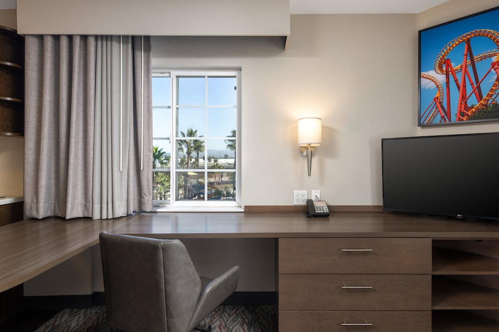 Candlewood Suites Anaheim - Resort Area by IHG — Hotel rooms in Anaheim, California