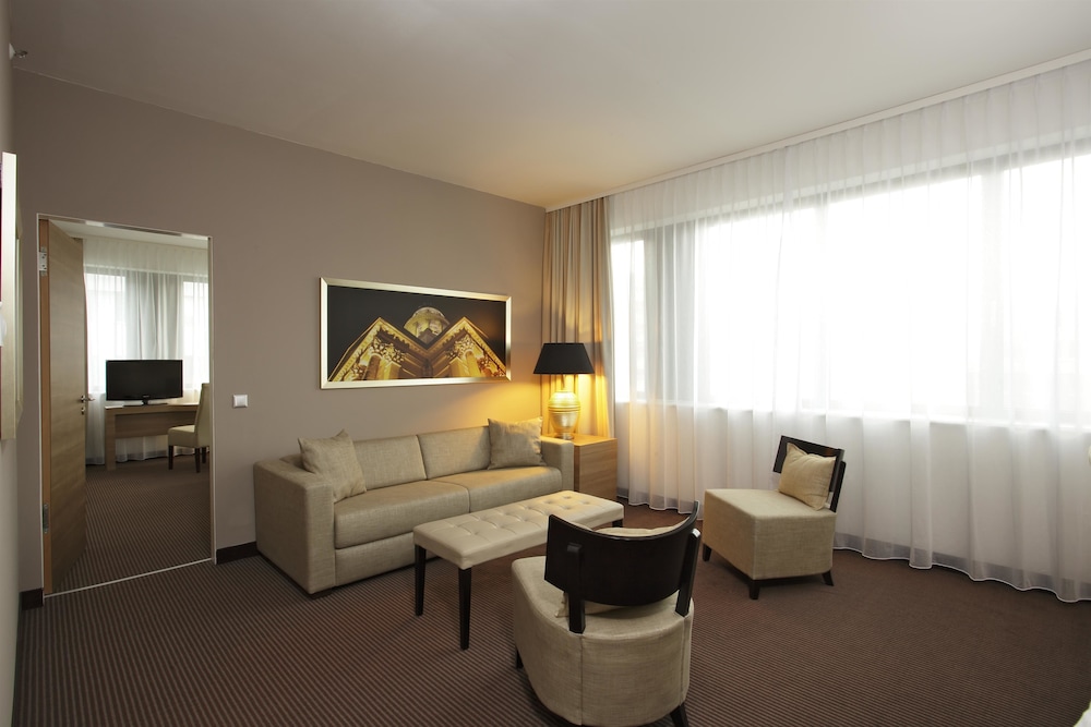 Hotel Berlin Alexanderplatz by Leonardo Hotels — Hotel rooms in Berlin, Berlin