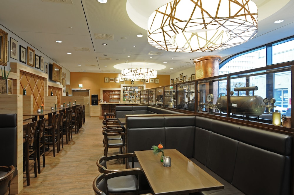 Hotel Berlin Alexanderplatz by Leonardo Hotels — Restaurant & bars in Berlin, Berlin