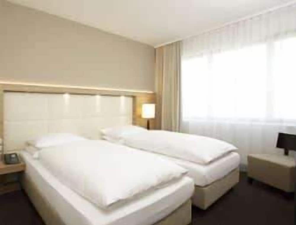 H4 Hotel Berlin Alexanderplatz - zdjęcie 5