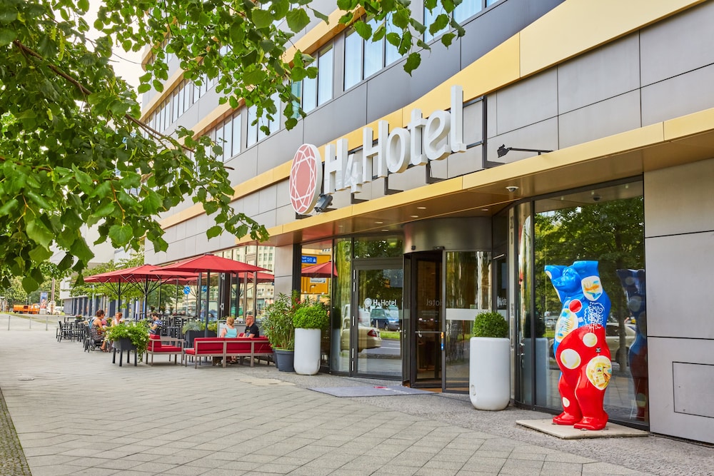 Hotel Berlin Alexanderplatz by Leonardo Hotels — Hotel building in Berlin, Berlin