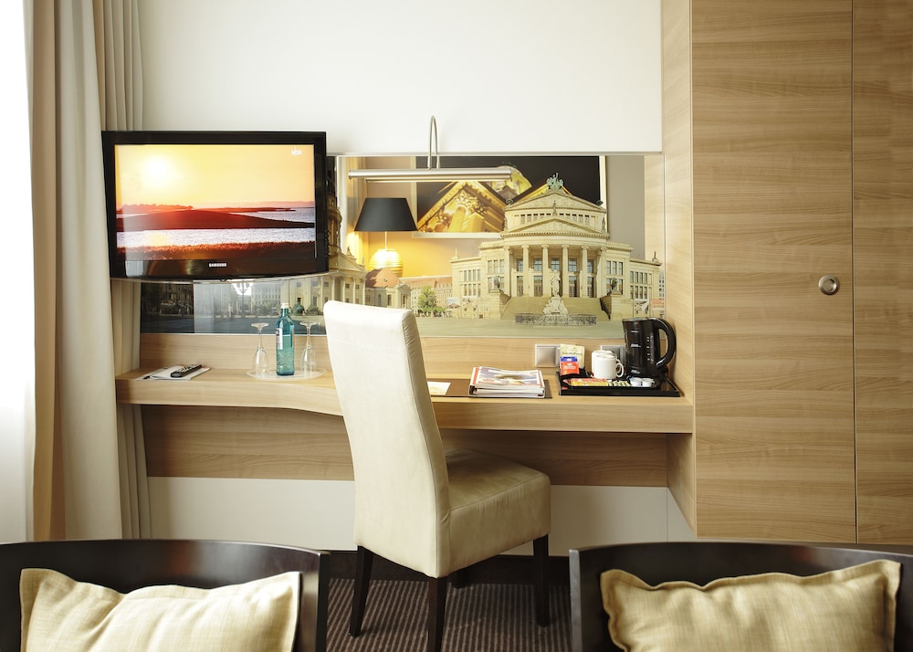 Hotel Berlin Alexanderplatz by Leonardo Hotels — Hotel rooms in Berlin, Berlin