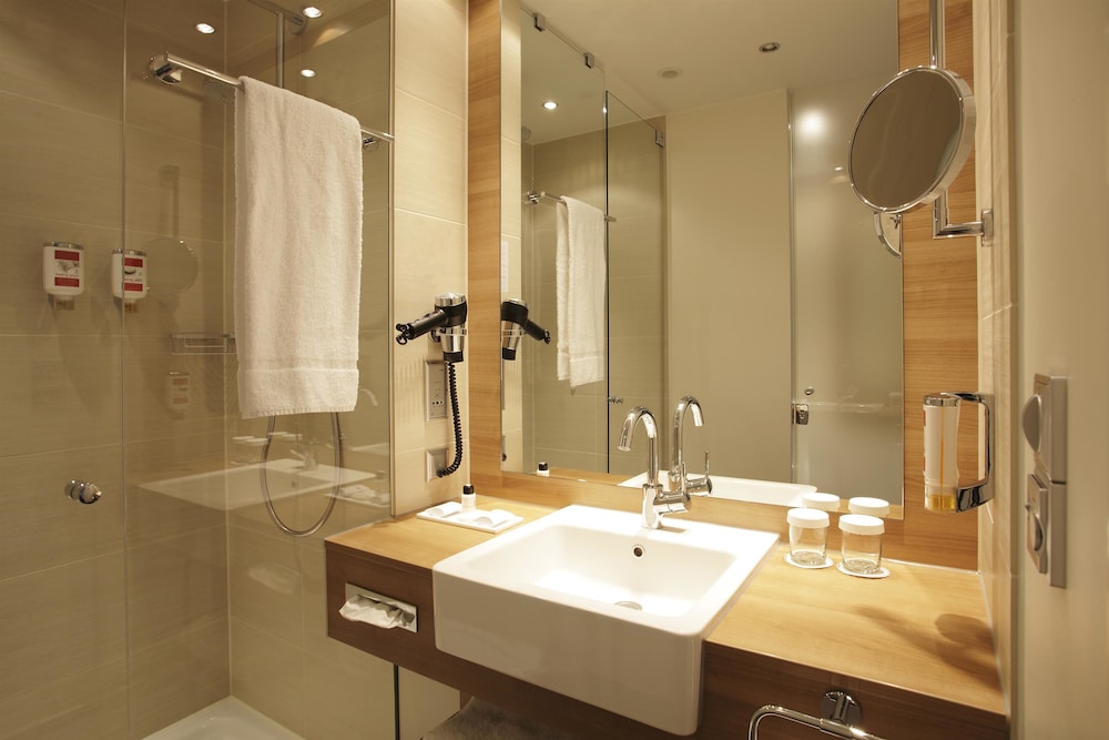 Hotel Berlin Alexanderplatz by Leonardo Hotels — Hotel rooms in Berlin, Berlin