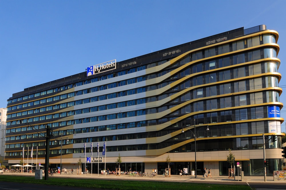 Hotel Berlin Alexanderplatz by Leonardo Hotels — Hotel building in Berlin, Berlin