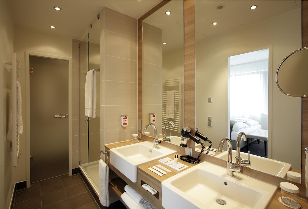 Hotel Berlin Alexanderplatz by Leonardo Hotels — Hotel rooms in Berlin, Berlin