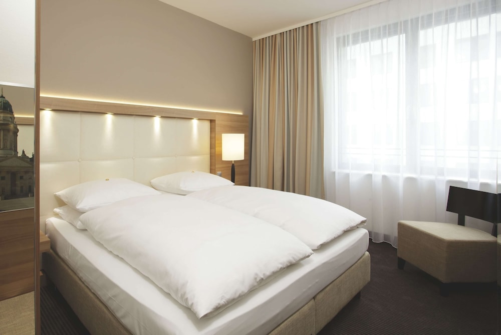 Hotel Berlin Alexanderplatz by Leonardo Hotels — Hotel rooms in Berlin, Berlin