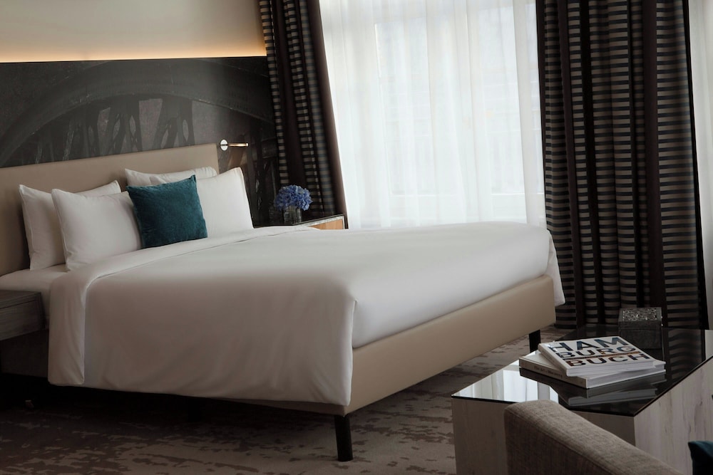 Renaissance Hamburg Hotel - zdjęcie 4