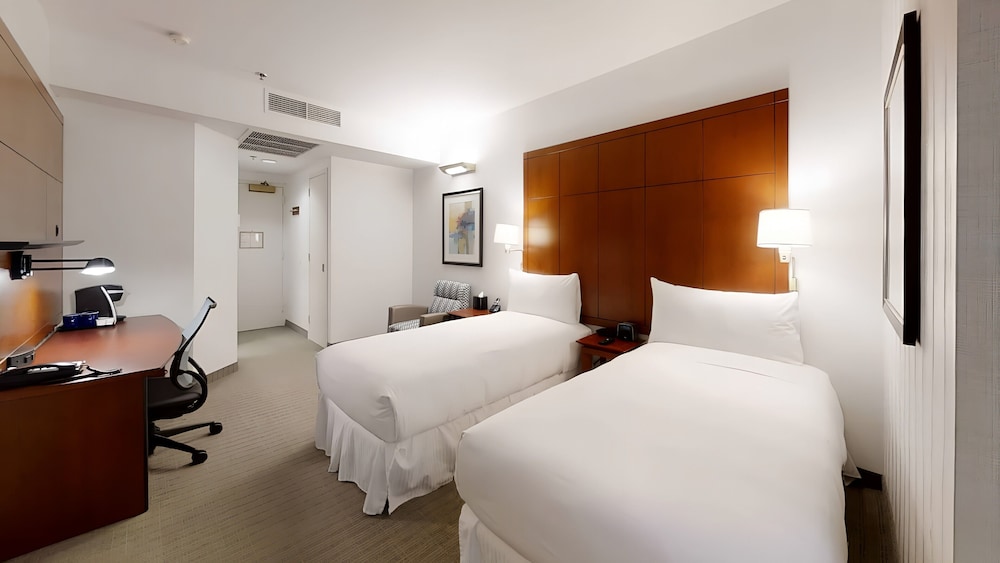 Club Quarters Hotel, Central Loop, Chicago — Hotel rooms in Chicago, Illinois