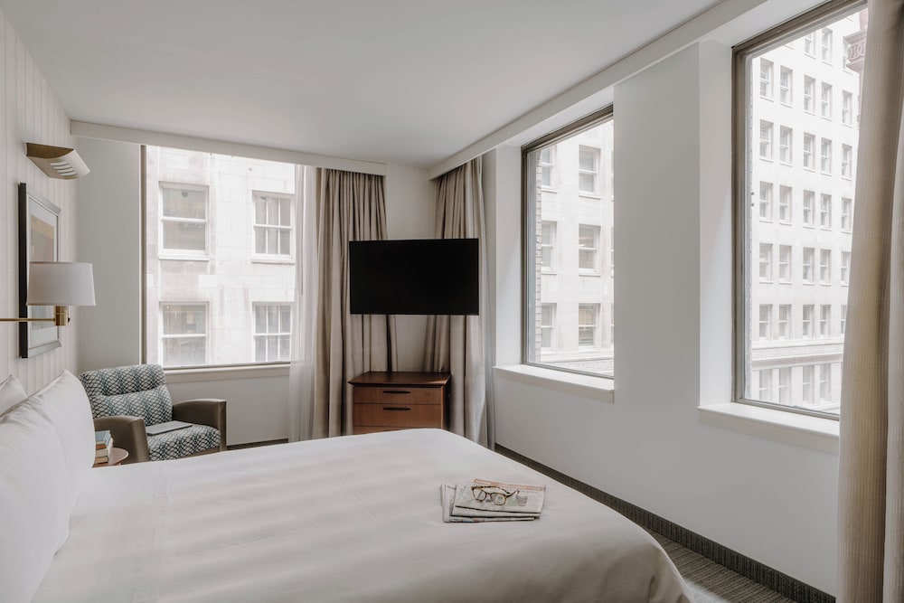 Club Quarters Hotel, Central Loop, Chicago — Hotel rooms in Chicago, Illinois