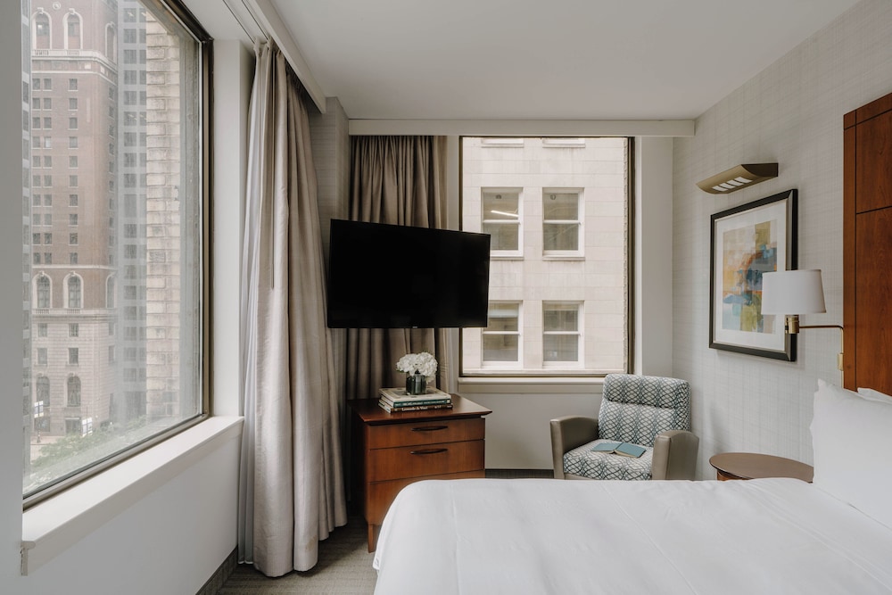 Club Quarters Hotel, Central Loop, Chicago — Hotel rooms in Chicago, Illinois