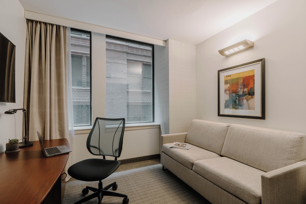 Club Quarters Hotel, Central Loop, Chicago — Hotel rooms in Chicago, Illinois