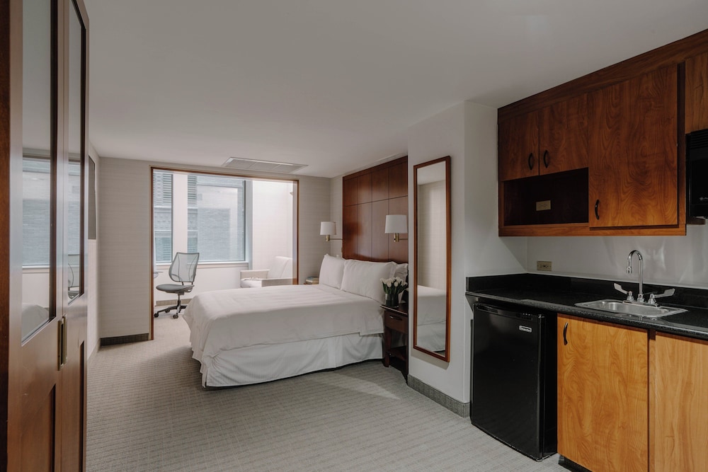 Club Quarters Hotel, Central Loop, Chicago — Hotel rooms in Chicago, Illinois