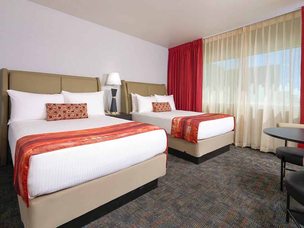 Four Queens Hotel and Casino — Hotel rooms in Las Vegas, Nevada