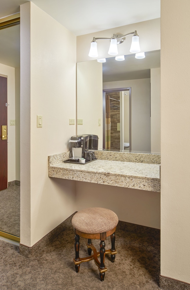 Four Queens Hotel and Casino — Hotel rooms in Las Vegas, Nevada