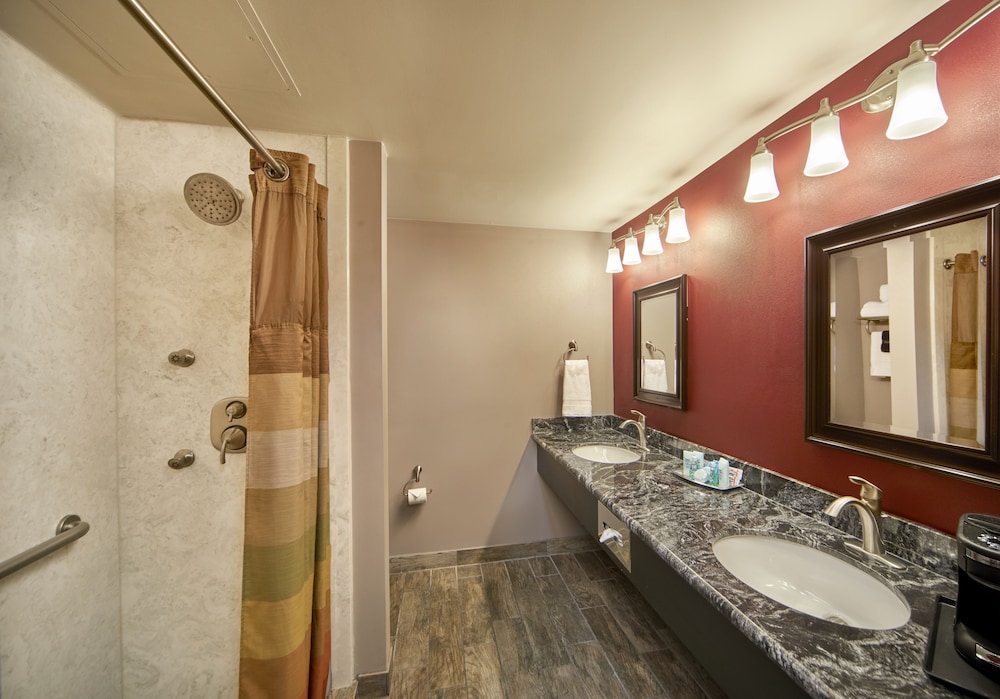 Four Queens Hotel and Casino — Hotel rooms in Las Vegas, Nevada