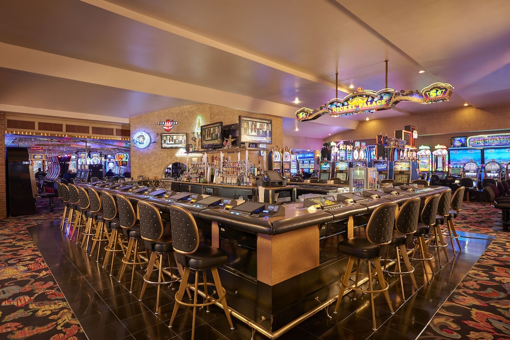 Four Queens Hotel and Casino — Restaurant & bars in Las Vegas, Nevada