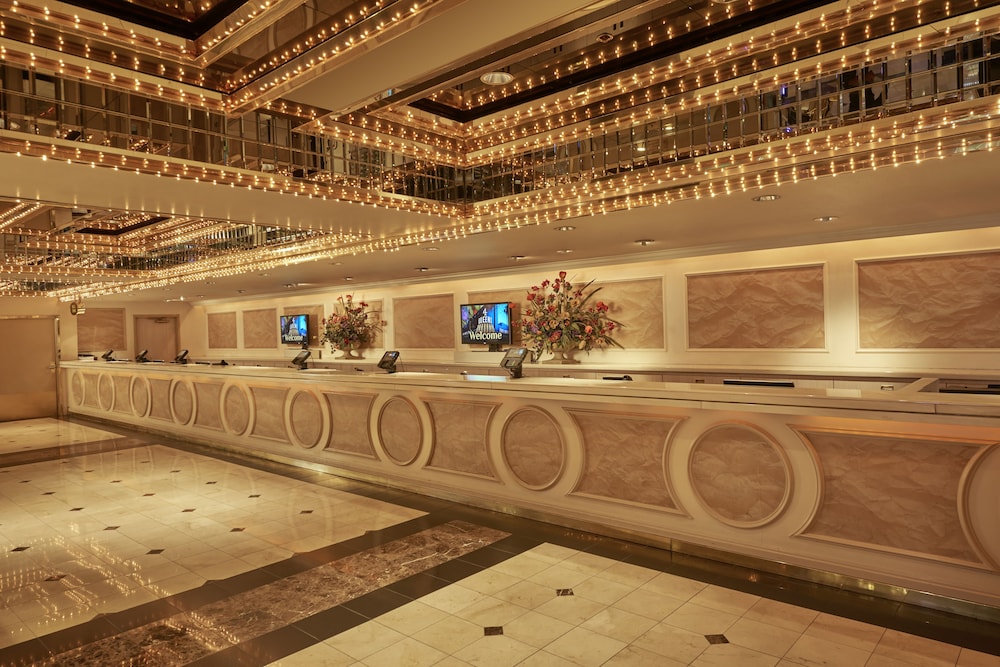 Four Queens Hotel and Casino — Hotel building in Las Vegas, Nevada