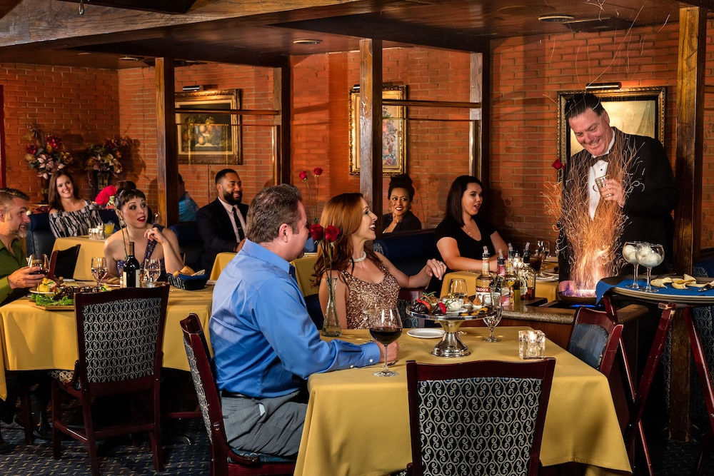Four Queens Hotel and Casino — Restaurant & bars in Las Vegas, Nevada