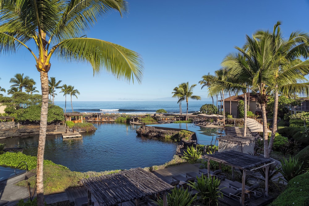 Four Seasons Resort Hualalai — Swimming pool in Kailua-Kona, Hawaii