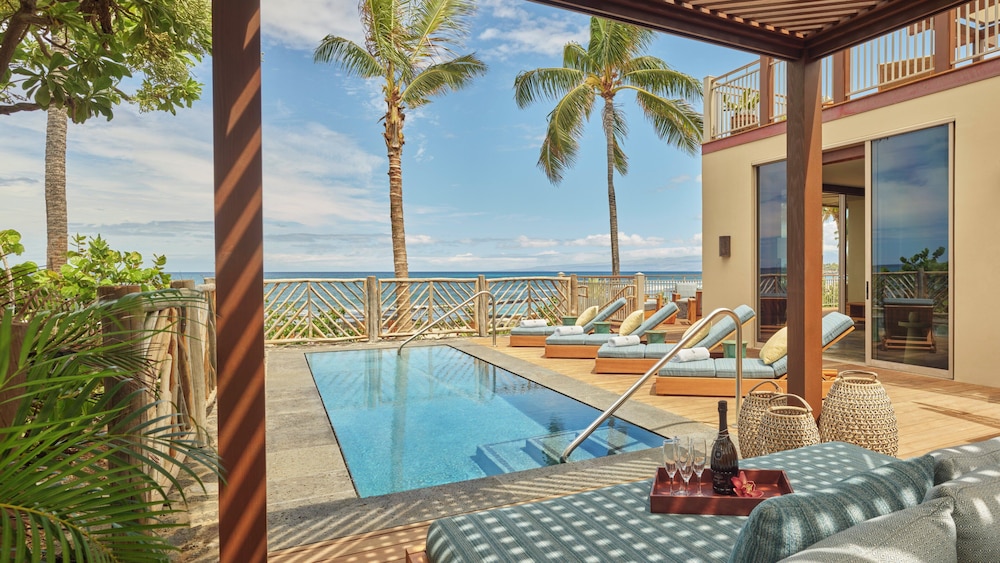Four Seasons Resort Hualalai — Swimming pool in Kailua-Kona, Hawaii