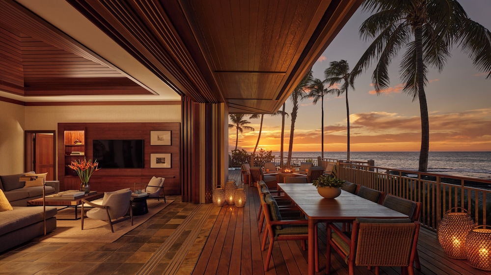 Four Seasons Resort Hualalai — Restaurant & bars in Kailua-Kona, Hawaii