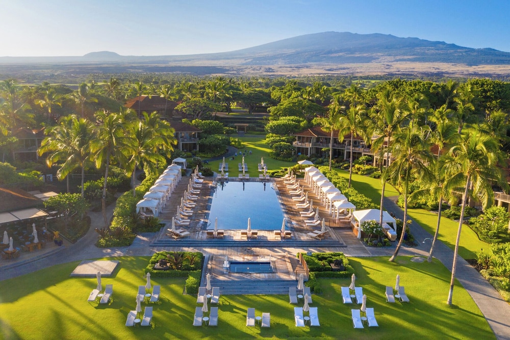 Four Seasons Resort Hualalai — Swimming pool in Kailua-Kona, Hawaii