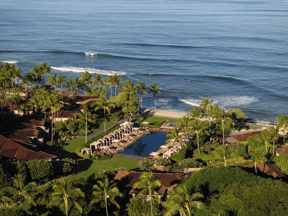 Four Seasons Resort Hualalai — Swimming pool in Kailua-Kona, Hawaii