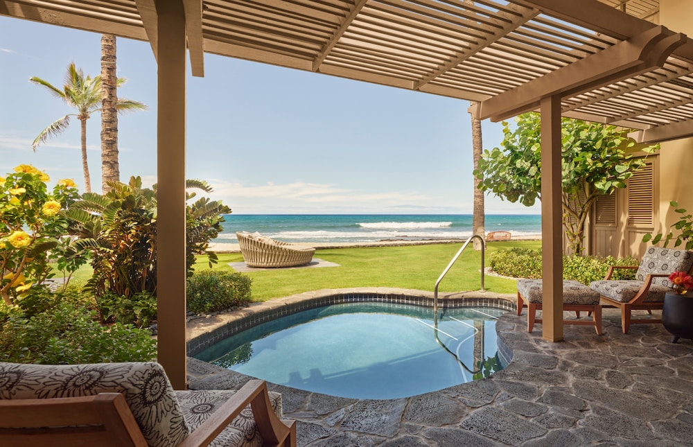 Four Seasons Resort Hualalai — Swimming pool in Kailua-Kona, Hawaii