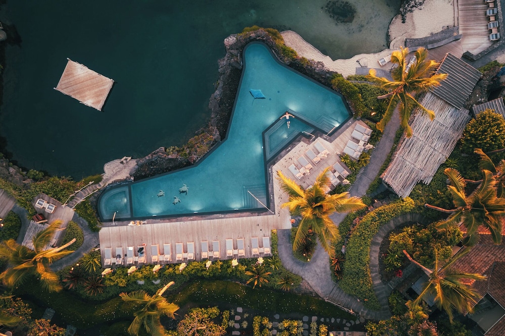 Four Seasons Resort Hualalai — Swimming pool in Kailua-Kona, Hawaii
