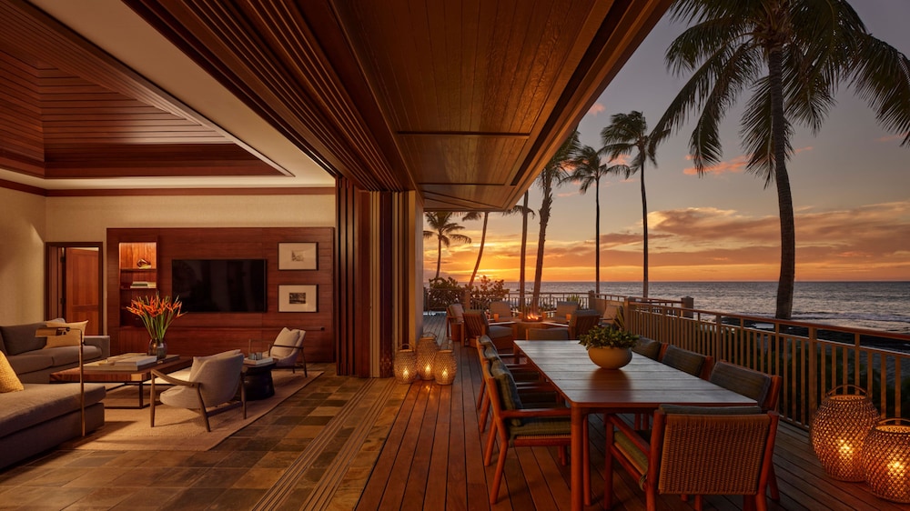 Four Seasons Resort Hualalai — Restaurant & bars in Kailua-Kona, Hawaii