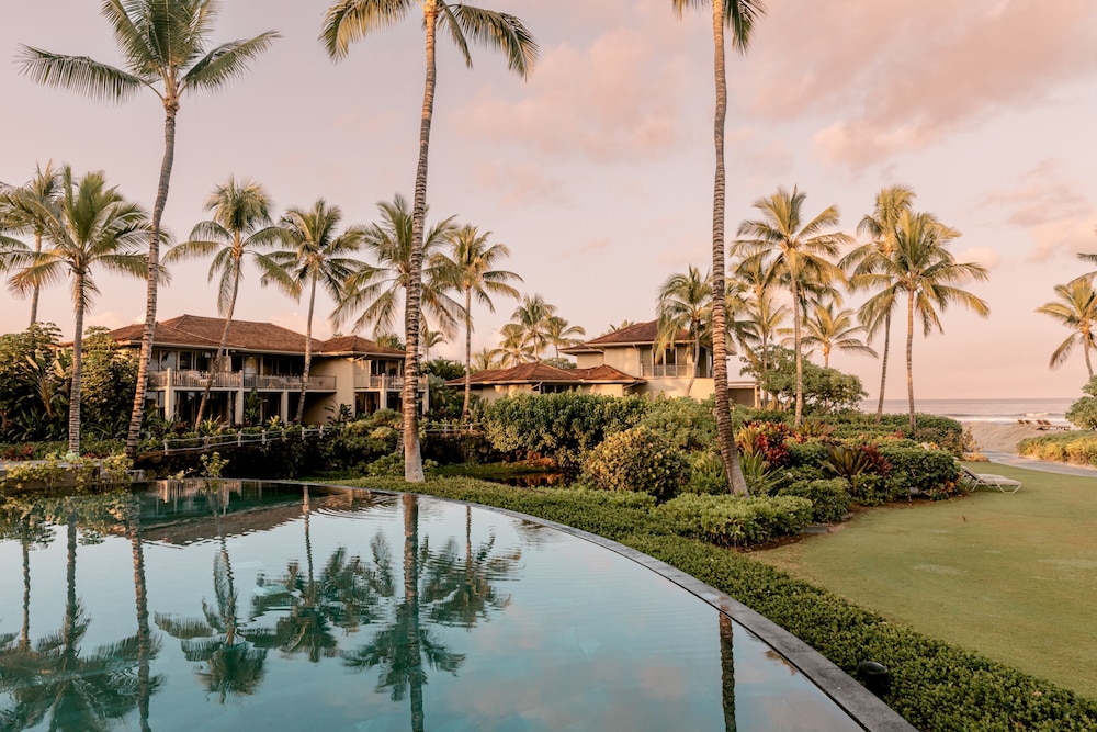 Four Seasons Resort Hualalai — Swimming pool in Kailua-Kona, Hawaii