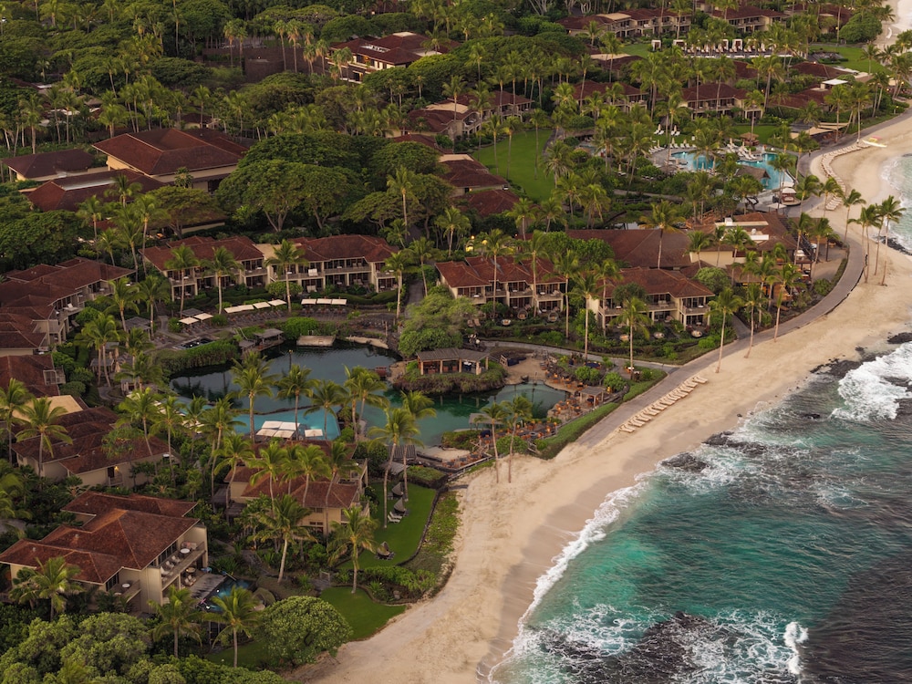 Four Seasons Resort Hualalai — Hotel building in Kailua-Kona, Hawaii